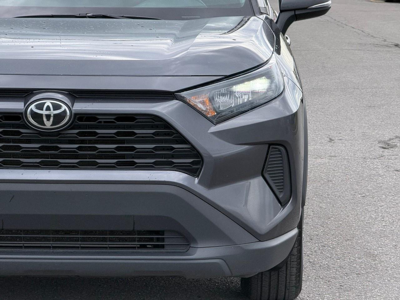 2022 Toyota RAV4 LE AWD Photo