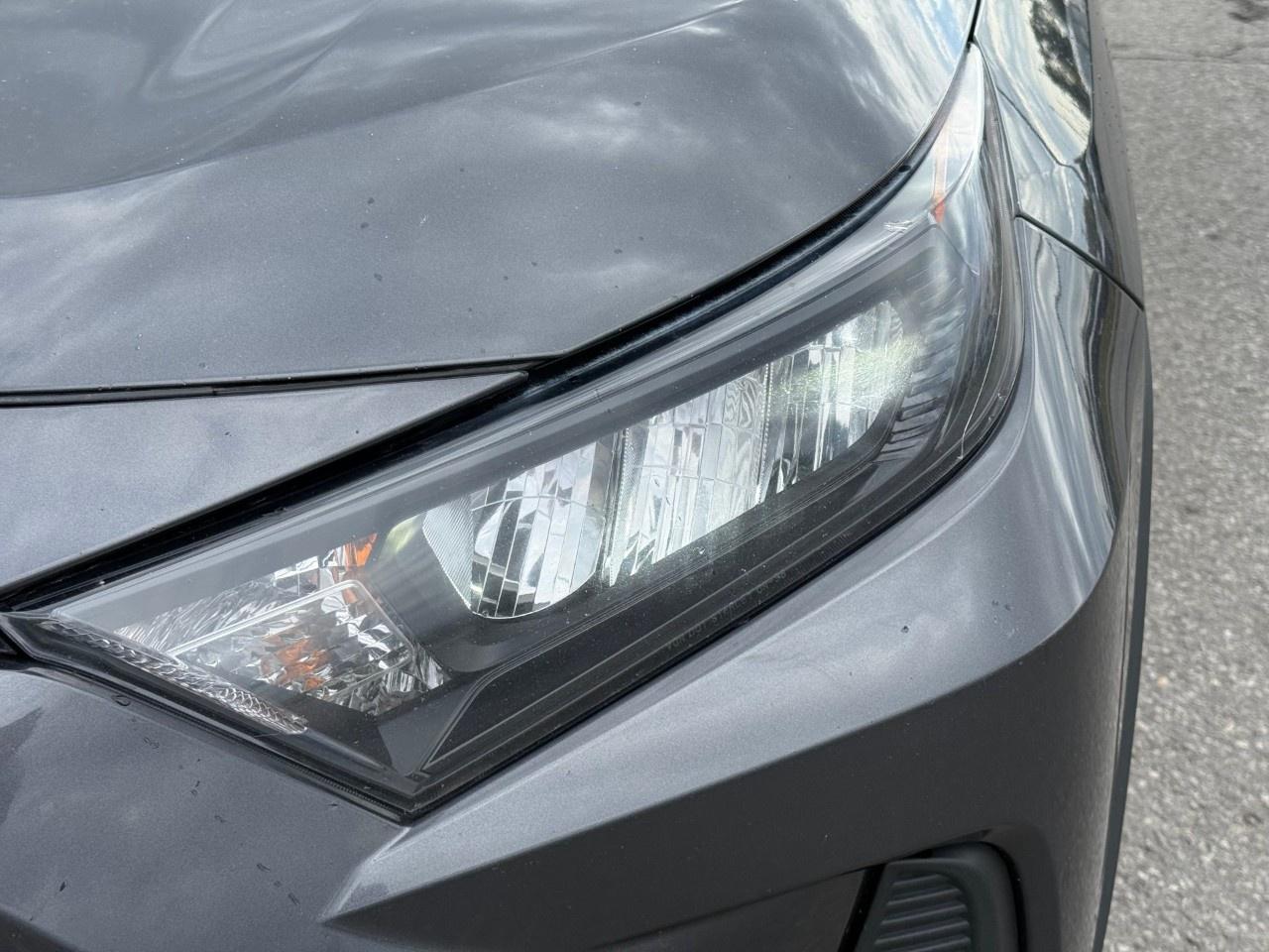 2022 Toyota RAV4 LE AWD Photo