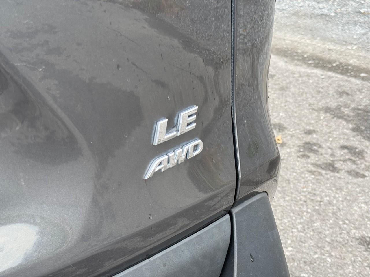2022 Toyota RAV4 LE AWD Photo
