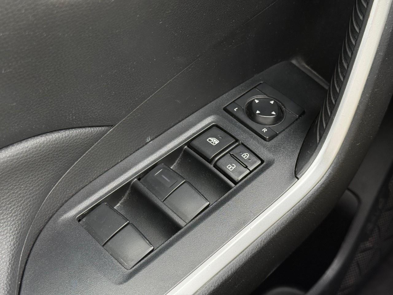 2022 Toyota RAV4 LE AWD Photo
