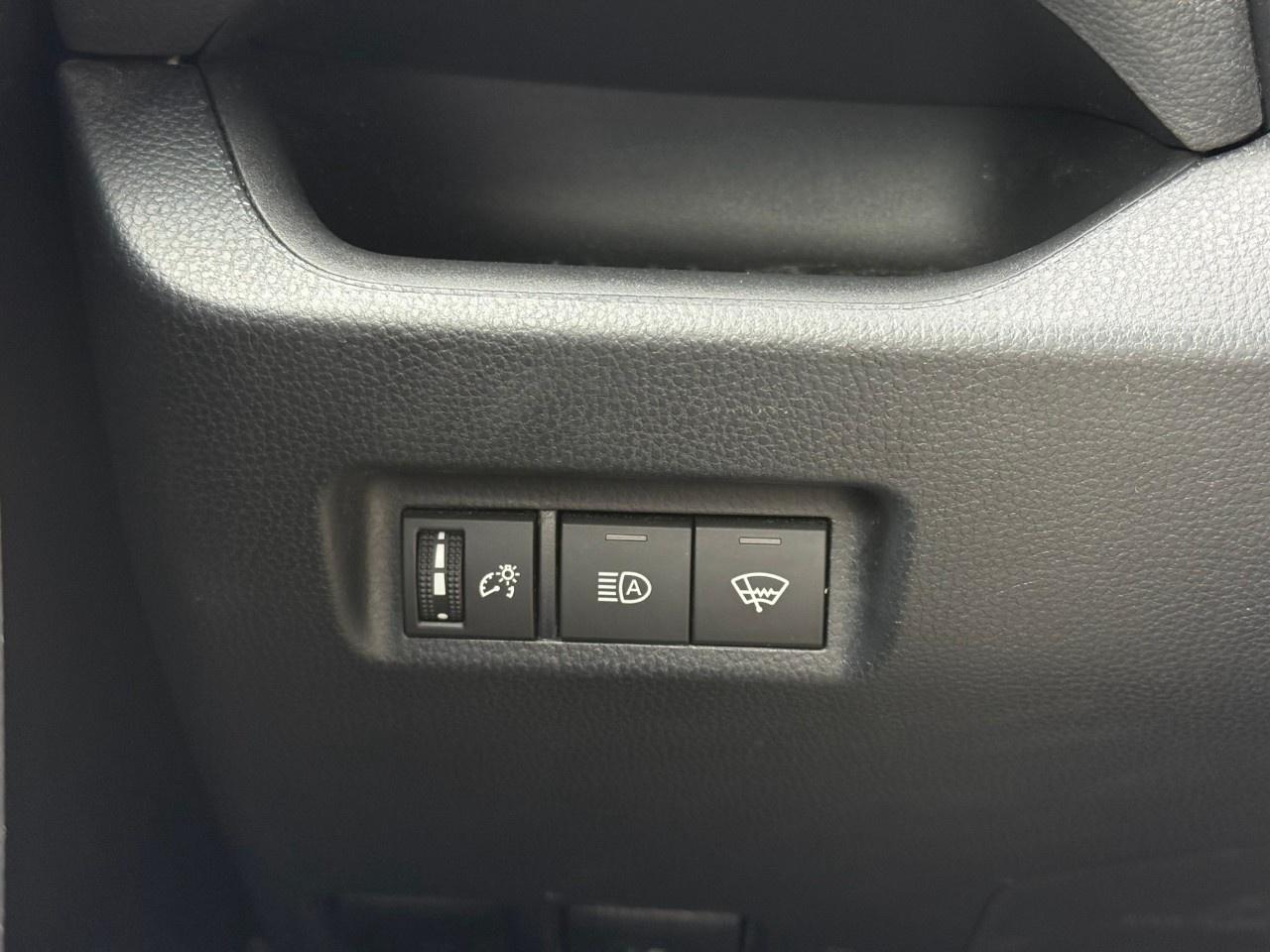 2022 Toyota RAV4 LE AWD Photo