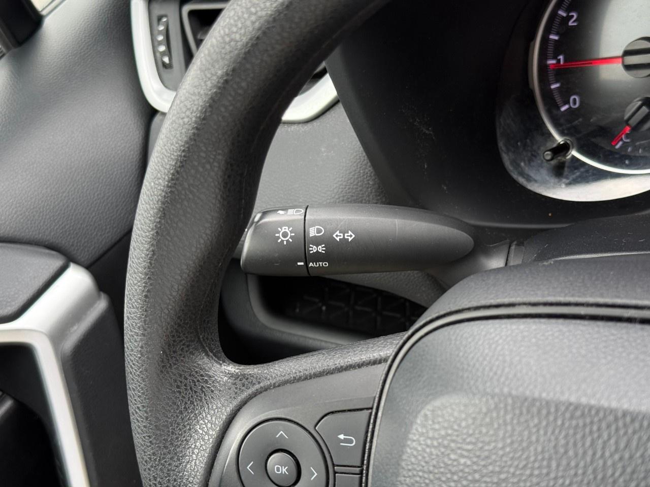 2022 Toyota RAV4 LE AWD Photo