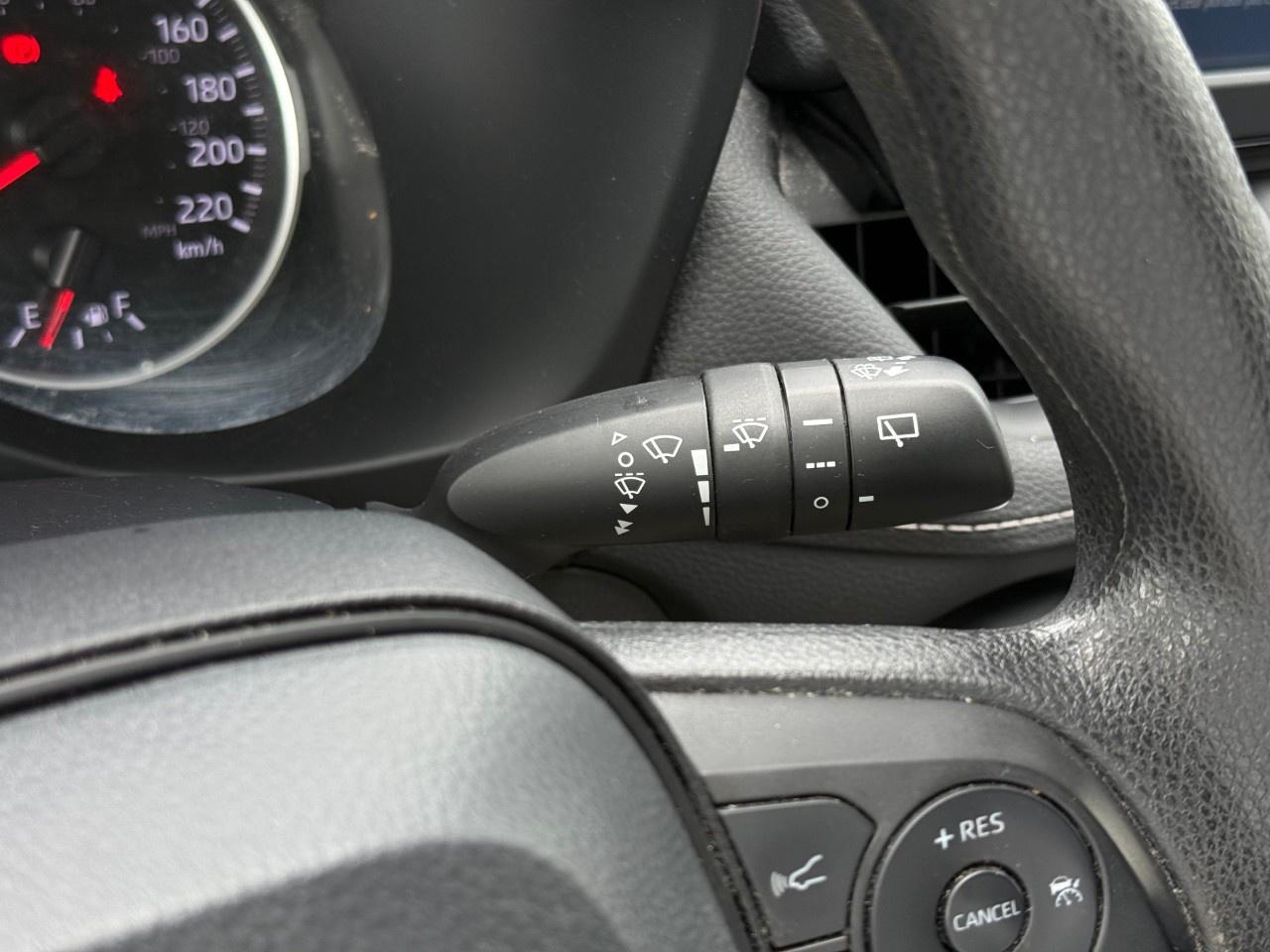 2022 Toyota RAV4 LE AWD Photo
