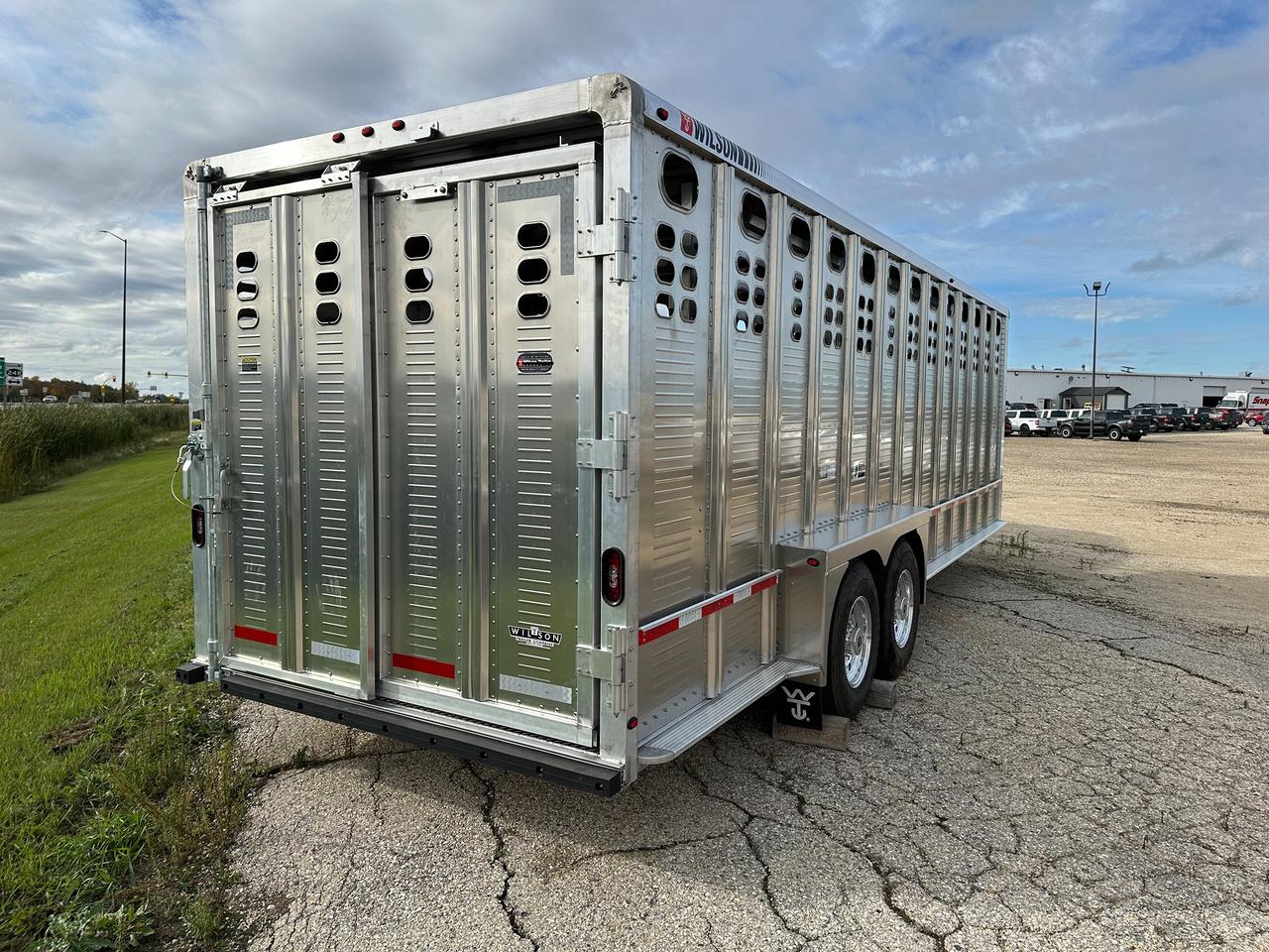 2027 Wilson Livestock 24' Wilson Livestock Trailer Photo