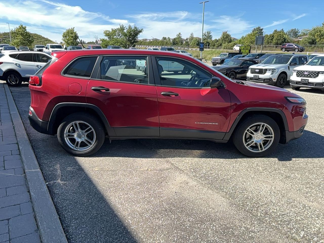 2017 Jeep Cherokee SPORT, 2.4L GREAT ON GAS, 8" SCREEN, AS TRADED Photo3