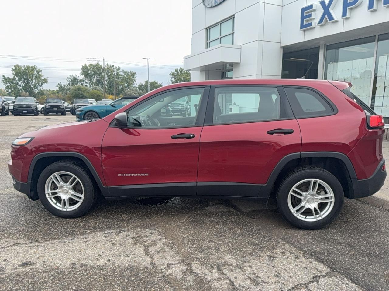 2017 Jeep Cherokee SPORT, 2.4L GREAT ON GAS, 8" SCREEN, AS TRADED Photo