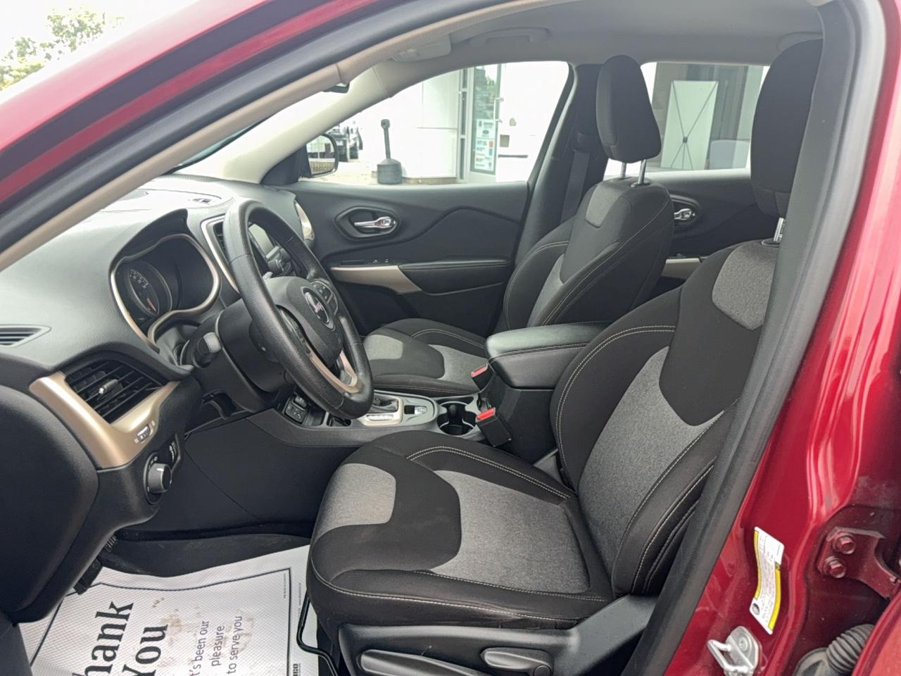 2017 Jeep Cherokee SPORT, 2.4L GREAT ON GAS, 8" SCREEN, AS TRADED Photo