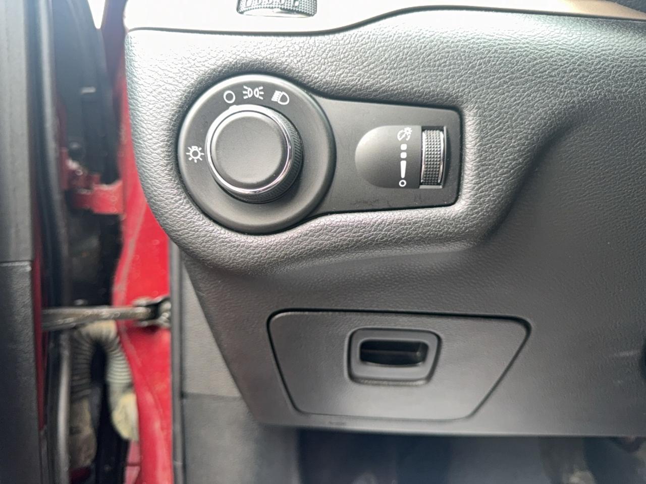 2017 Jeep Cherokee SPORT, 2.4L GREAT ON GAS, 8" SCREEN, AS TRADED Photo