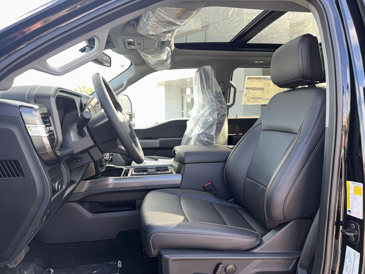 2027 Ford F-250 LARIAT, 6.75'BOX, BLACK PKG, MOONROOF, PREMIUM PKG Photo