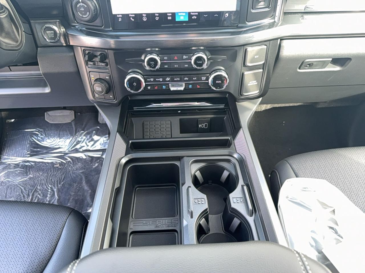 2027 Ford F-250 LARIAT, 6.75'BOX, BLACK PKG, MOONROOF, PREMIUM PKG Photo