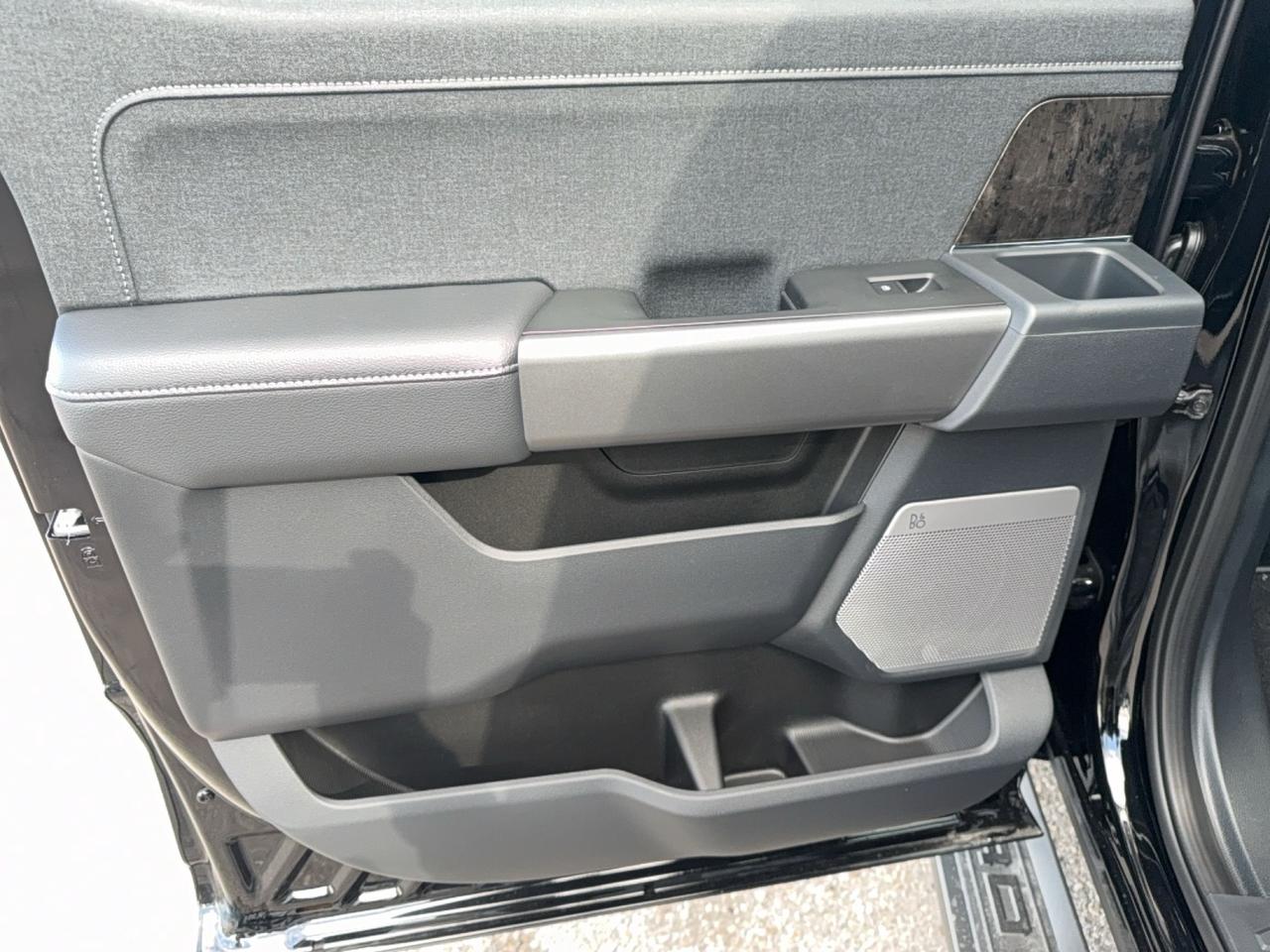 2027 Ford F-250 LARIAT, 6.75'BOX, BLACK PKG, MOONROOF, PREMIUM PKG Photo