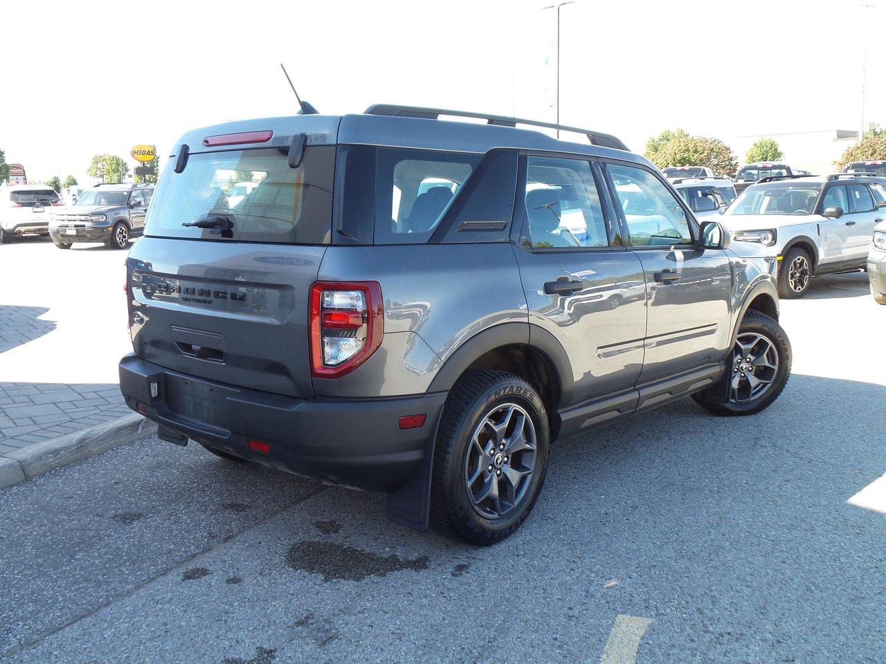 2021 Ford Bronco 1.5L ECOBOOST, 17" RIMS, LANE KEEPING, LOCAL TRADE Photo