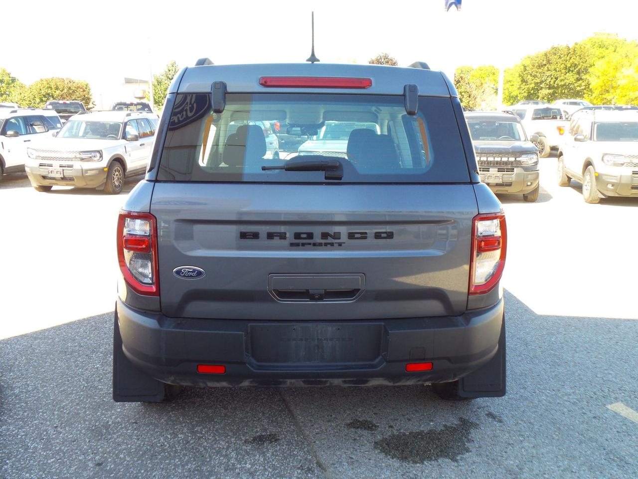 2021 Ford Bronco 1.5L ECOBOOST, 17" RIMS, LANE KEEPING, LOCAL TRADE Photo