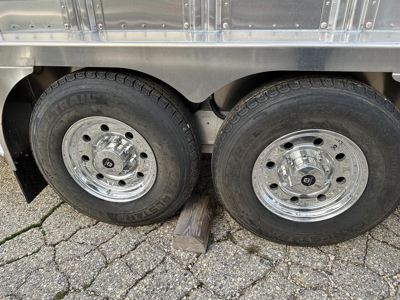 2027 Wilson Livestock 26' Wilson Livestock Trailer Photo
