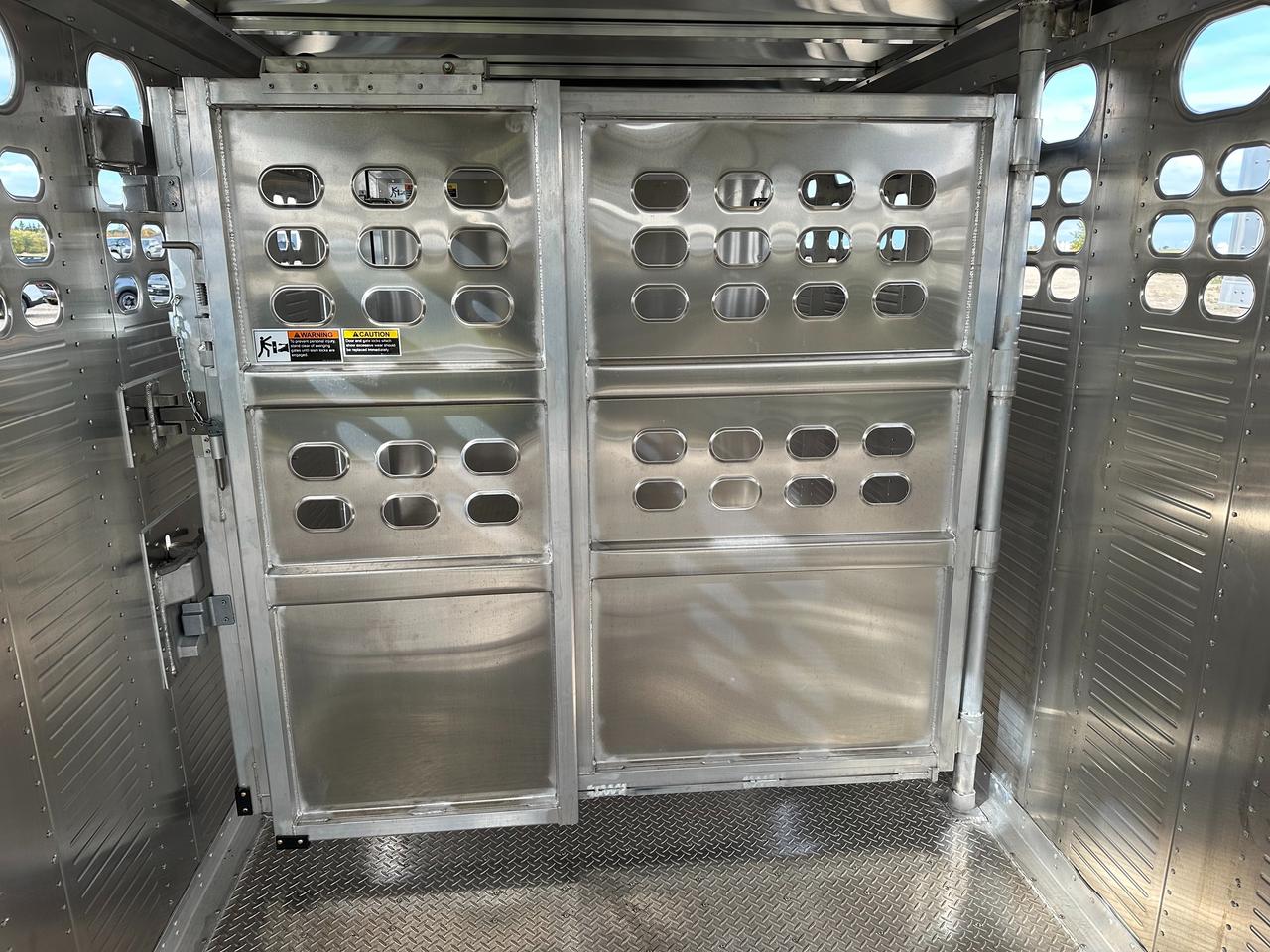 2027 Wilson Livestock 26' Wilson Livestock Trailer Photo
