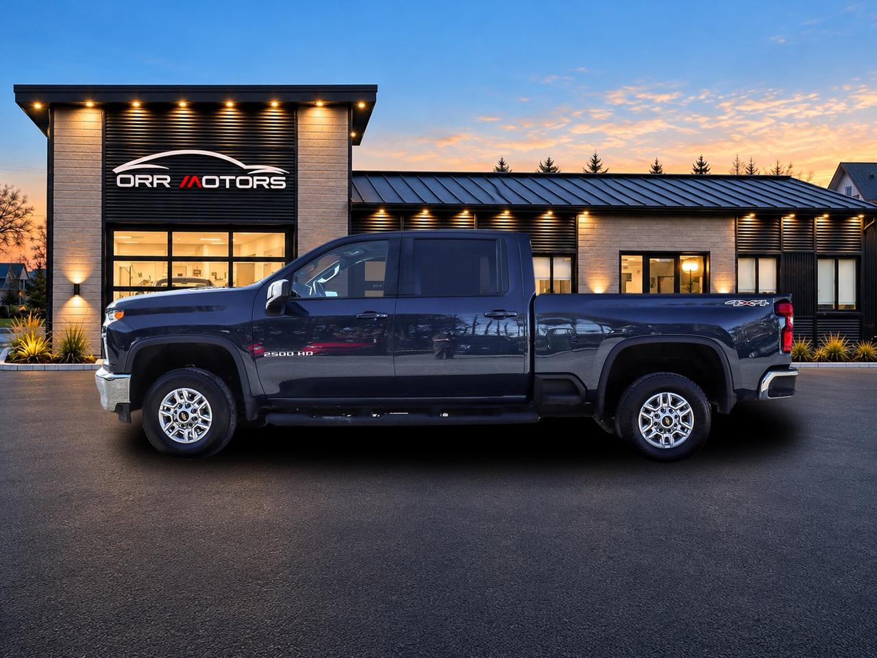 2022 Chevrolet Silverado 2500 LT Crew Cab Photo4