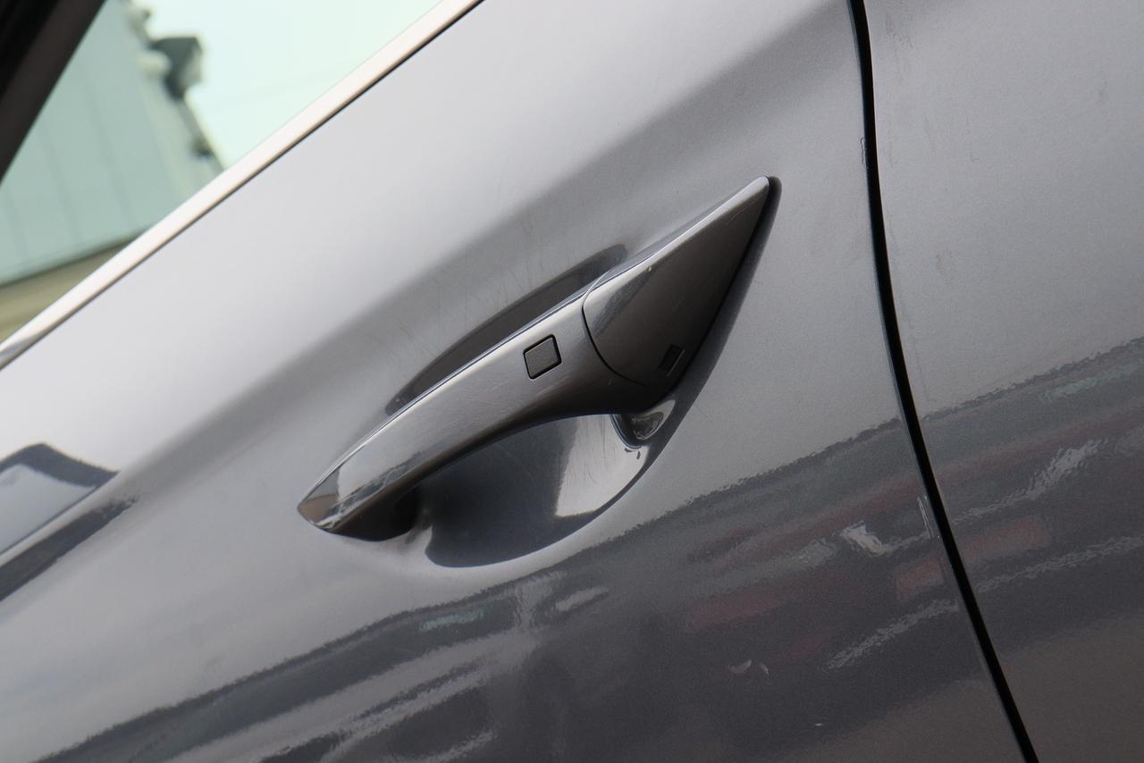 2017 Hyundai IONIQ SE | Hybrid | Sunroof | Cam | CarPlay | Very Clean Photo56