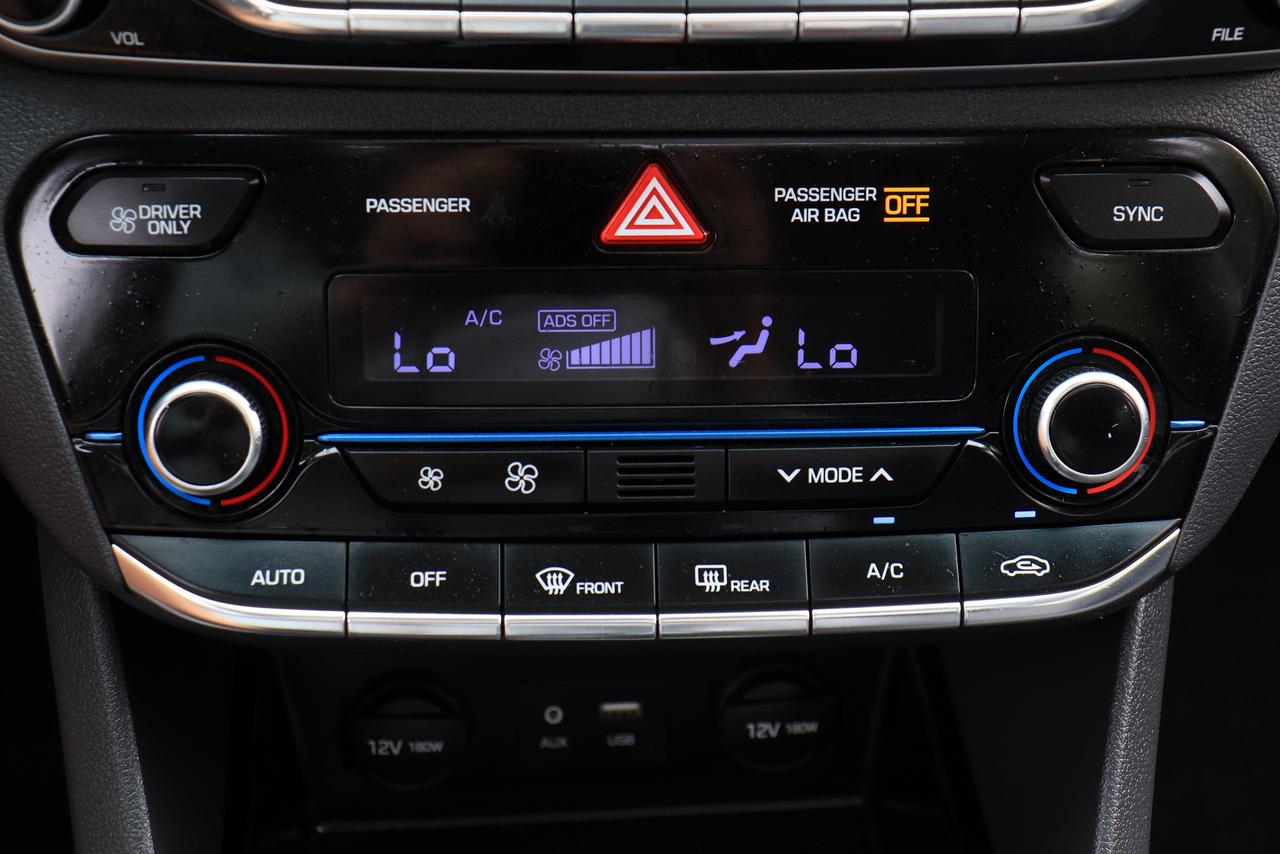 2017 Hyundai IONIQ SE | Hybrid | Sunroof | Cam | CarPlay | Very Clean Photo26