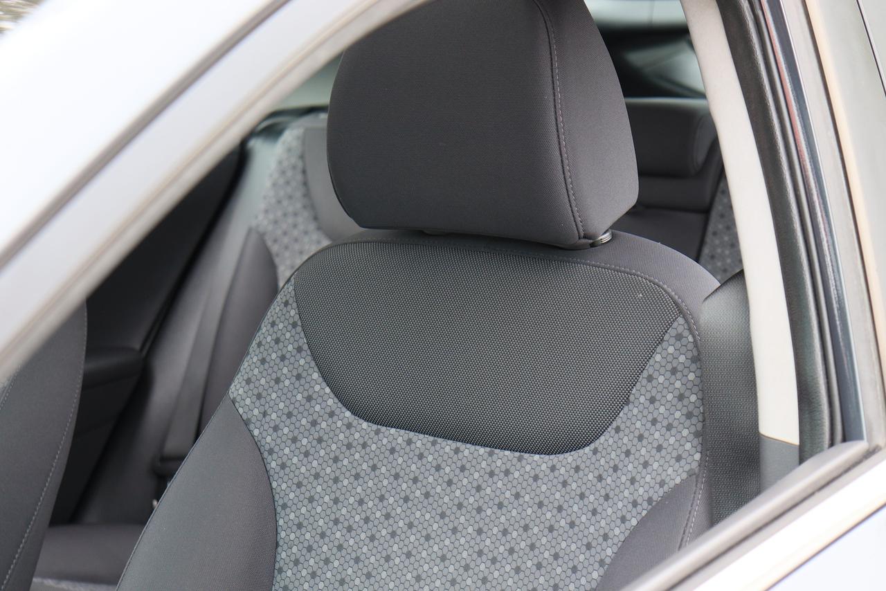 2017 Hyundai IONIQ SE | Hybrid | Sunroof | Cam | CarPlay | Very Clean Photo18