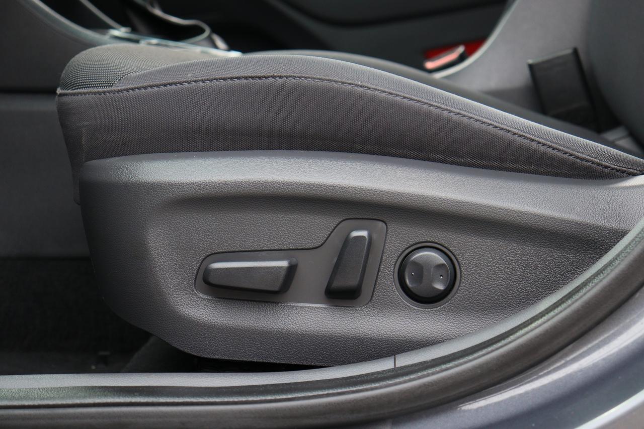 2017 Hyundai IONIQ SE | Hybrid | Sunroof | Cam | CarPlay | Very Clean Photo70