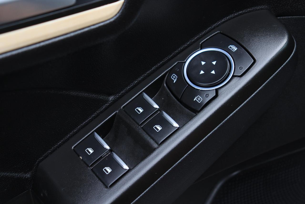 2021 Ford Escape Titanium Hybrid | AWD | Elite Pkg | 1 Owner & More Photo21