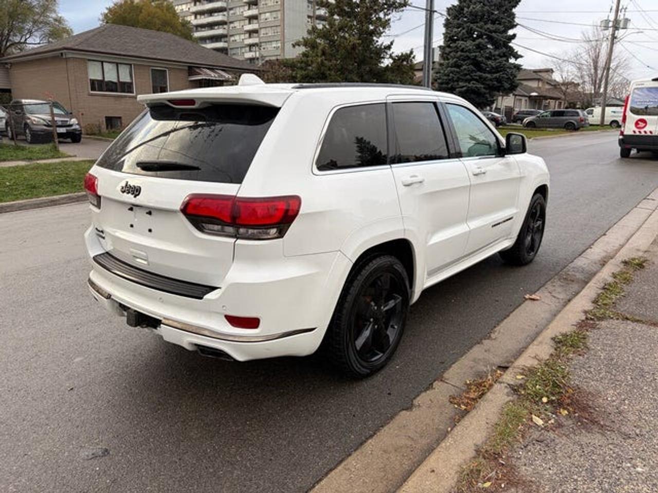 2015 Jeep Grand Cherokee Overland Photo3
