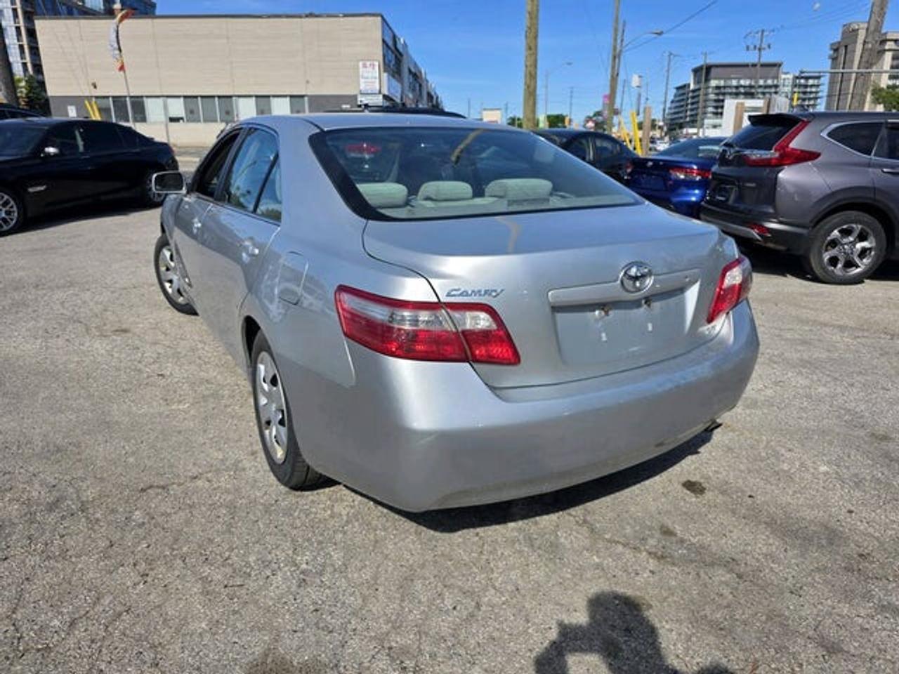 2007 Toyota Camry LE Photo1
