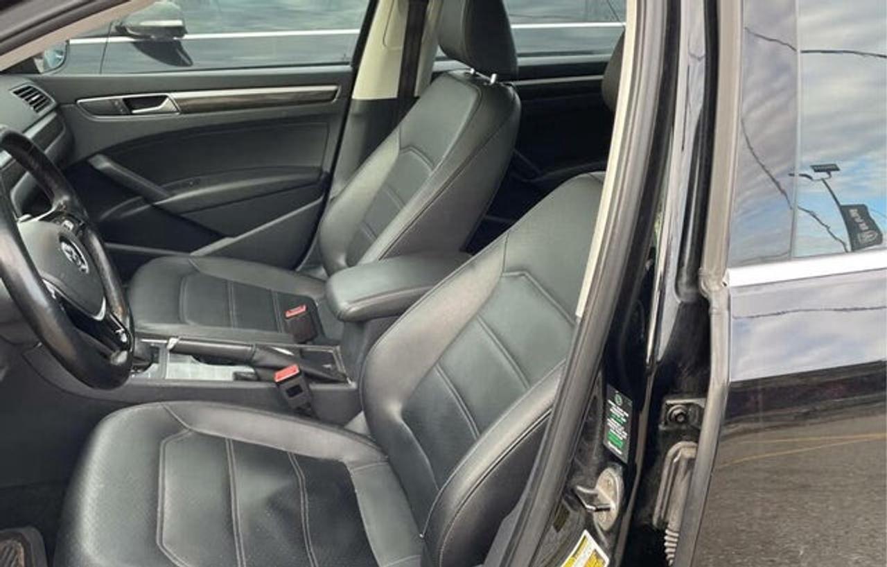 2016 Volkswagen Passat SE Photo