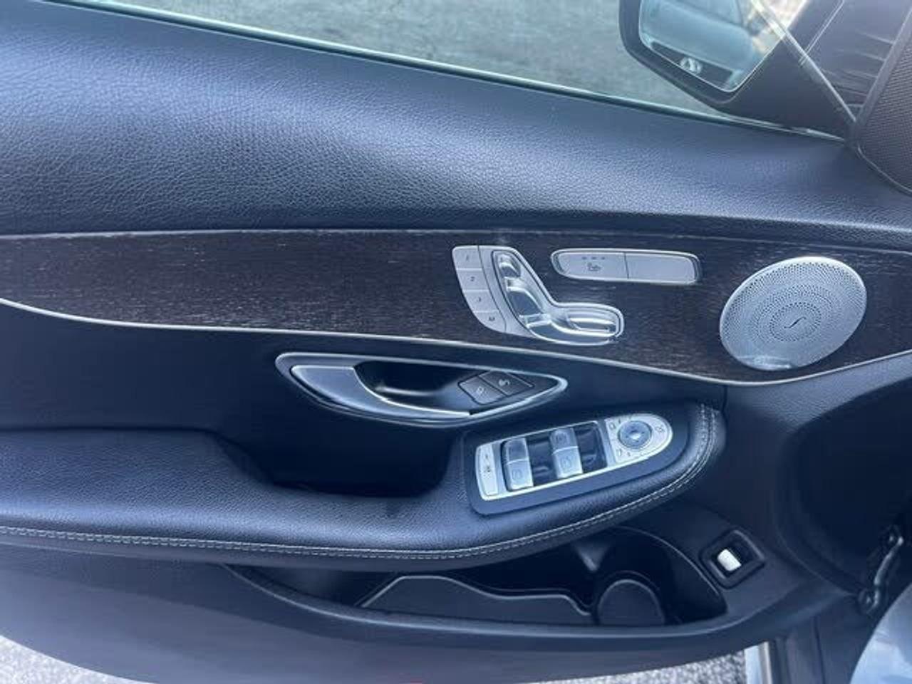 2019 Mercedes-Benz C-Class C300 Photo
