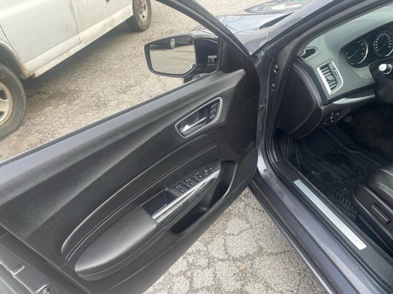 2018 Acura TLX Base Photo