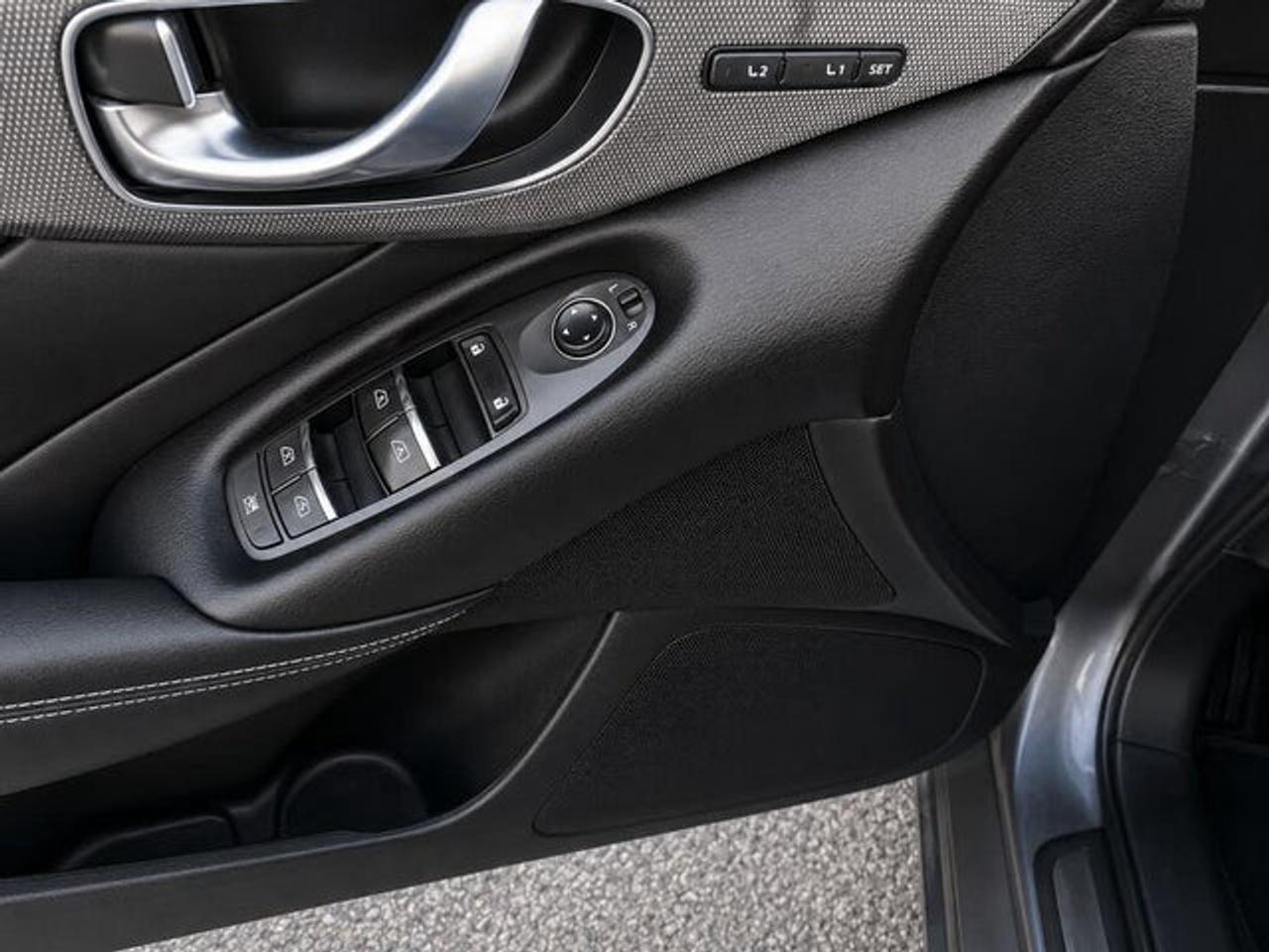 2016 Infiniti Q50 Premium Photo