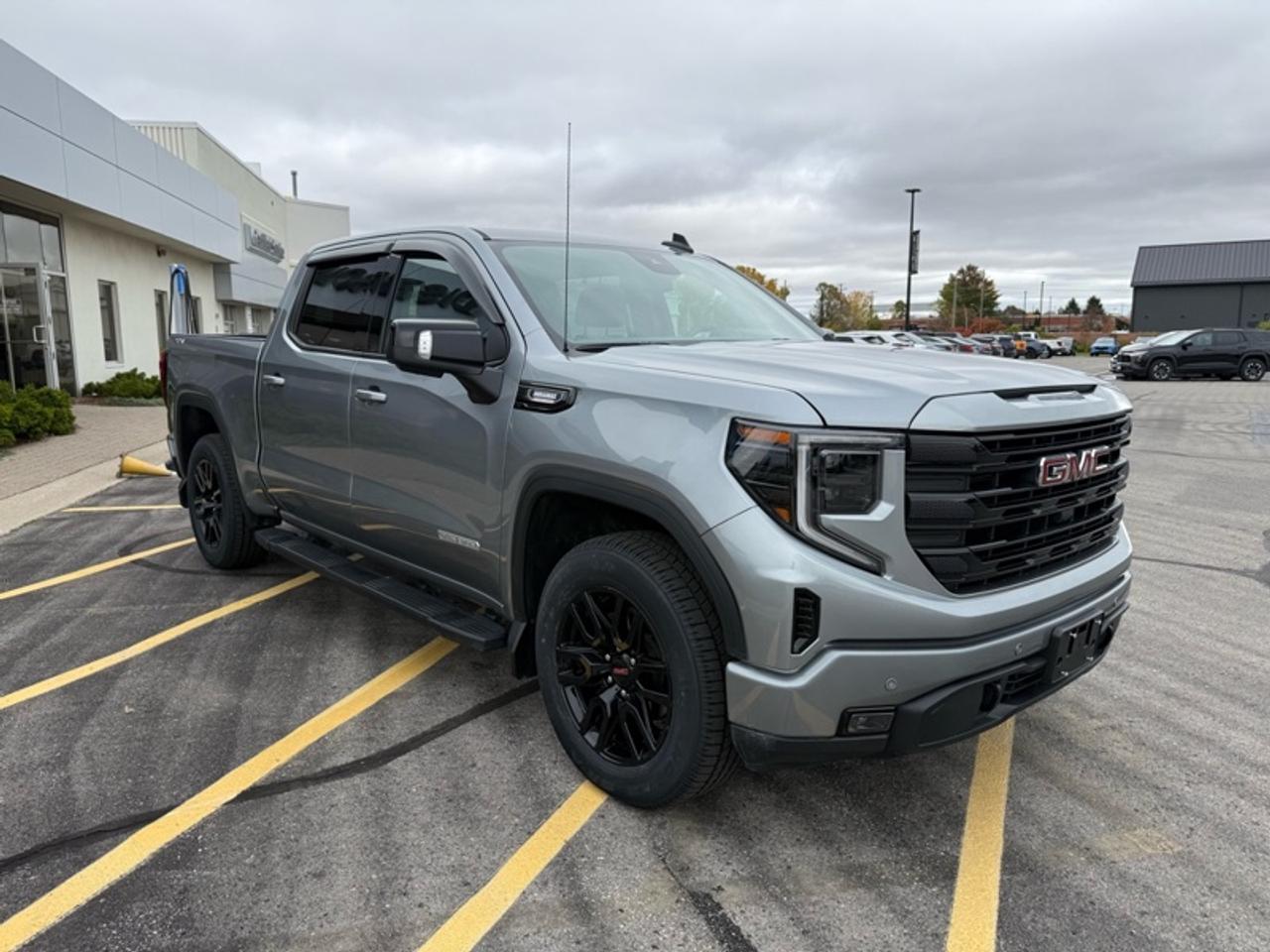 2024 GMC Sierra 1500 ELEVATION Photo5