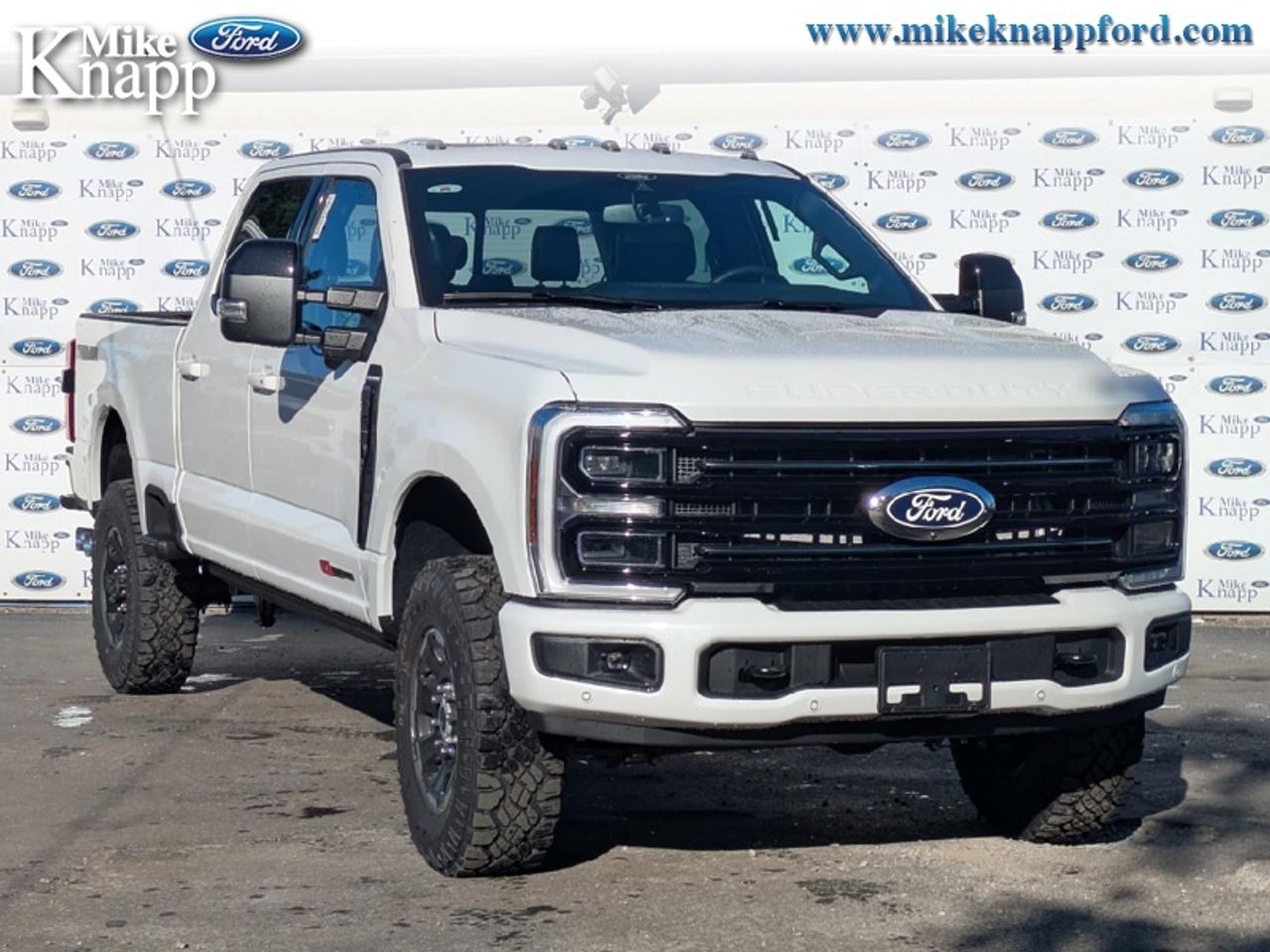 2027 Ford F-350 Super Duty Platinum Photo