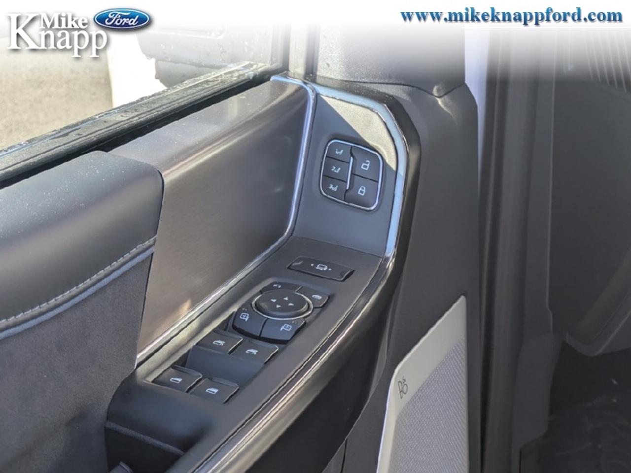 2027 Ford F-350 Super Duty Platinum Photo