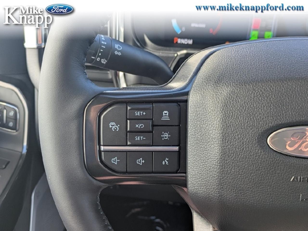 2027 Ford F-350 Super Duty Platinum Photo