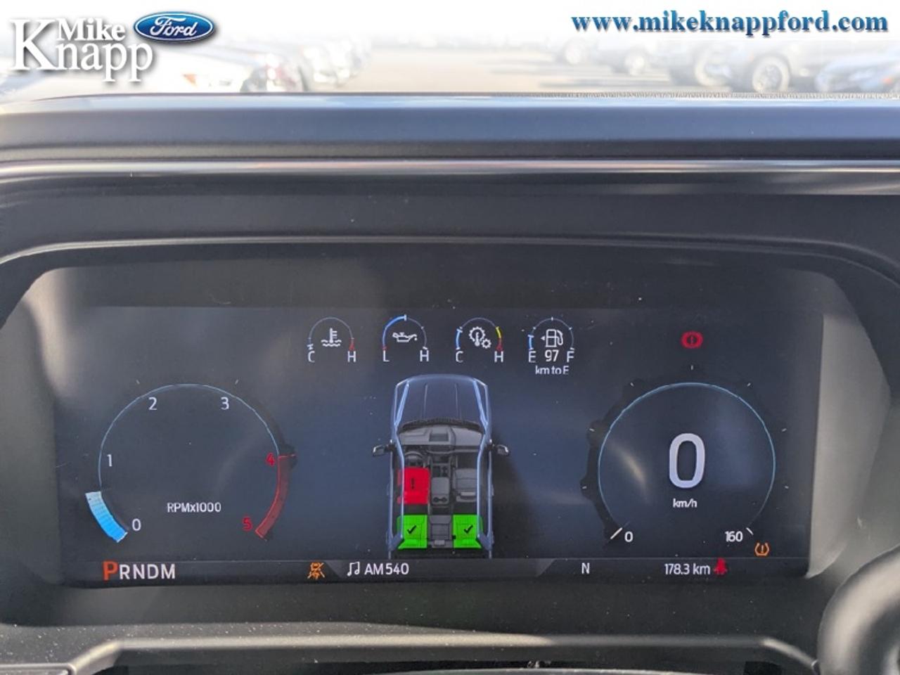 2027 Ford F-350 Super Duty Platinum Photo