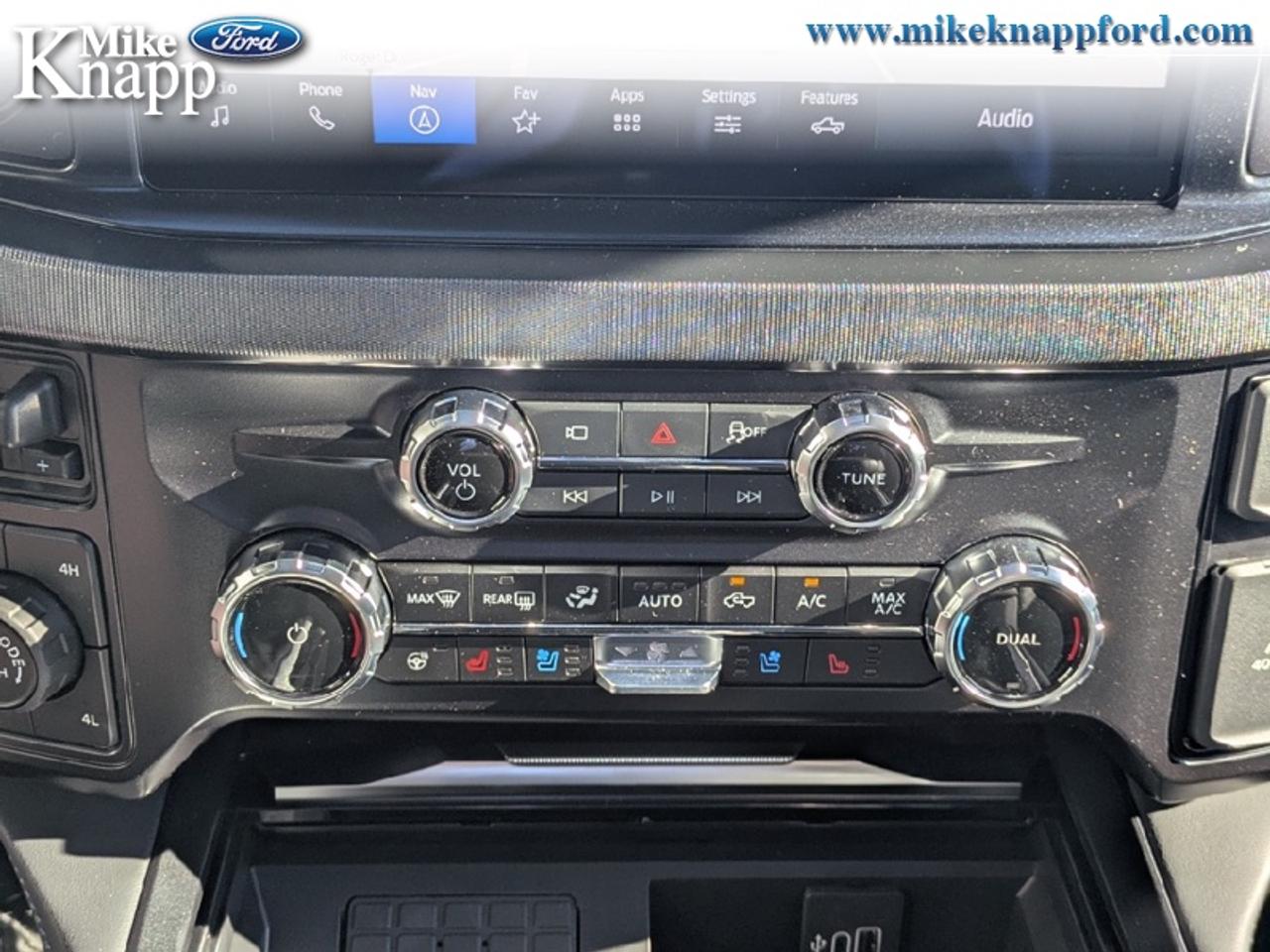 2027 Ford F-350 Super Duty Platinum Photo