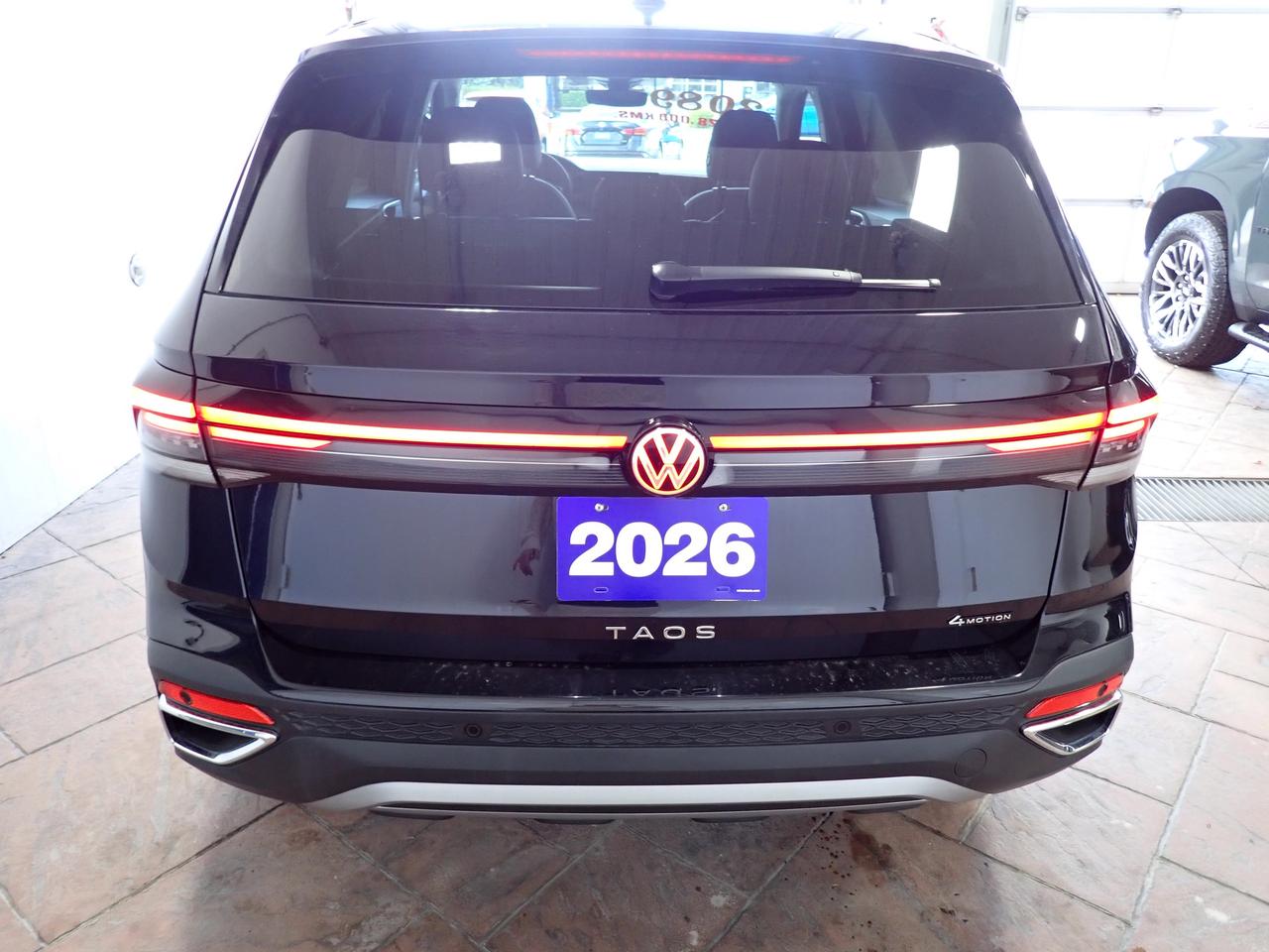 2026 Volkswagen Taos Comfortline 4WD LEATHER NAVI Photo