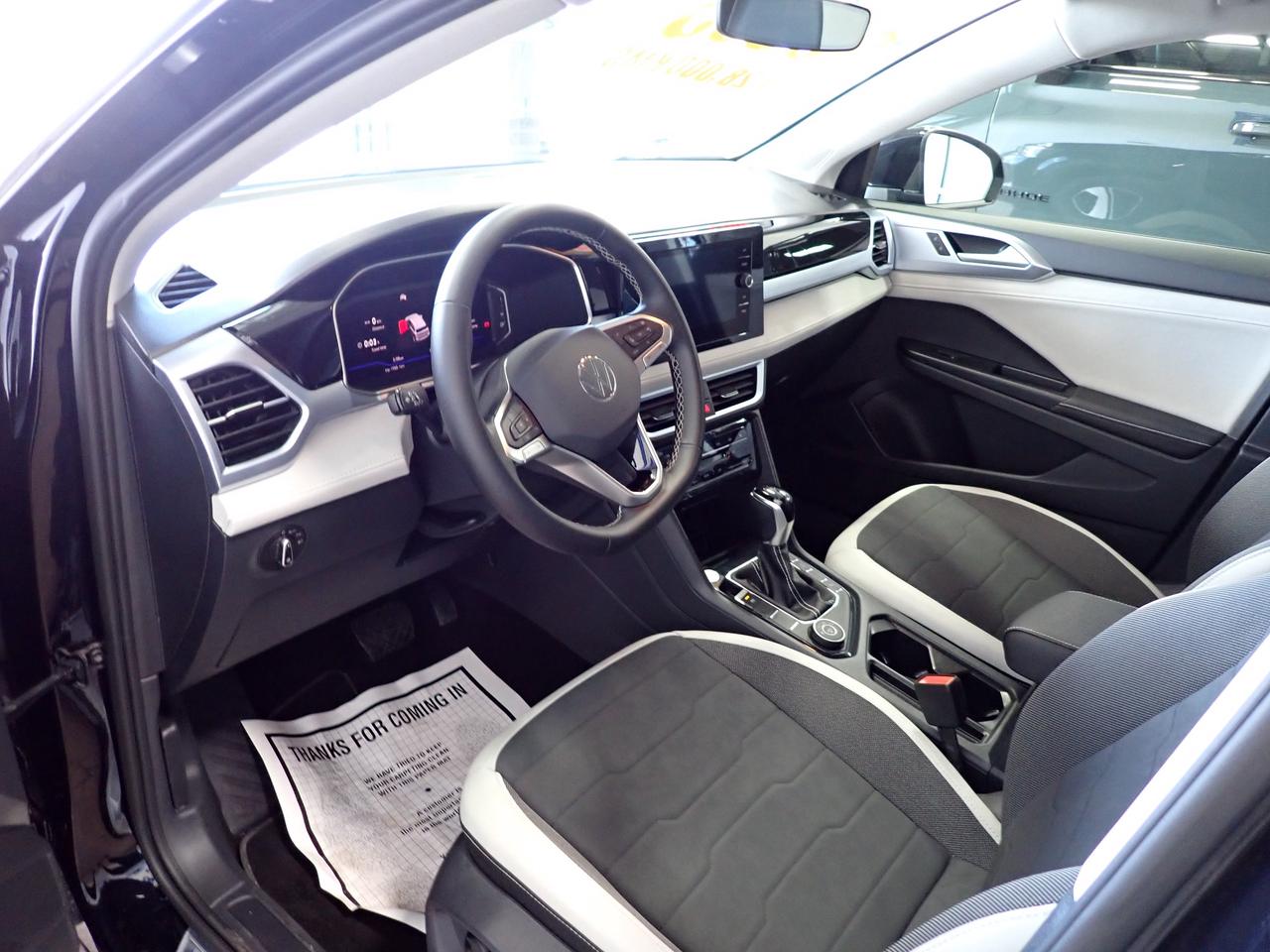 2026 Volkswagen Taos Comfortline 4WD LEATHER NAVI Photo