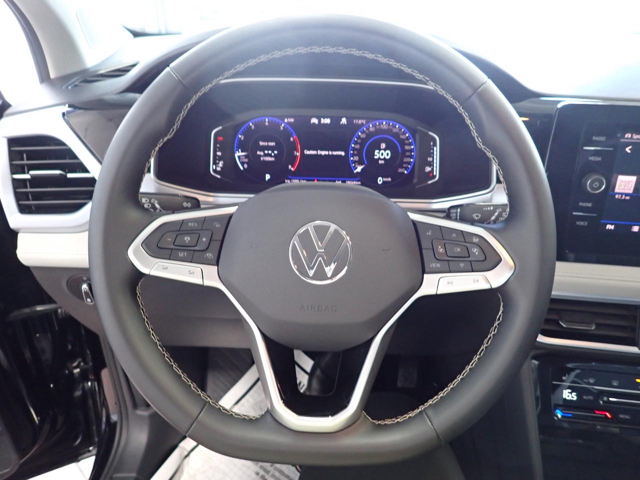 2026 Volkswagen Taos Comfortline 4WD LEATHER NAVI Photo