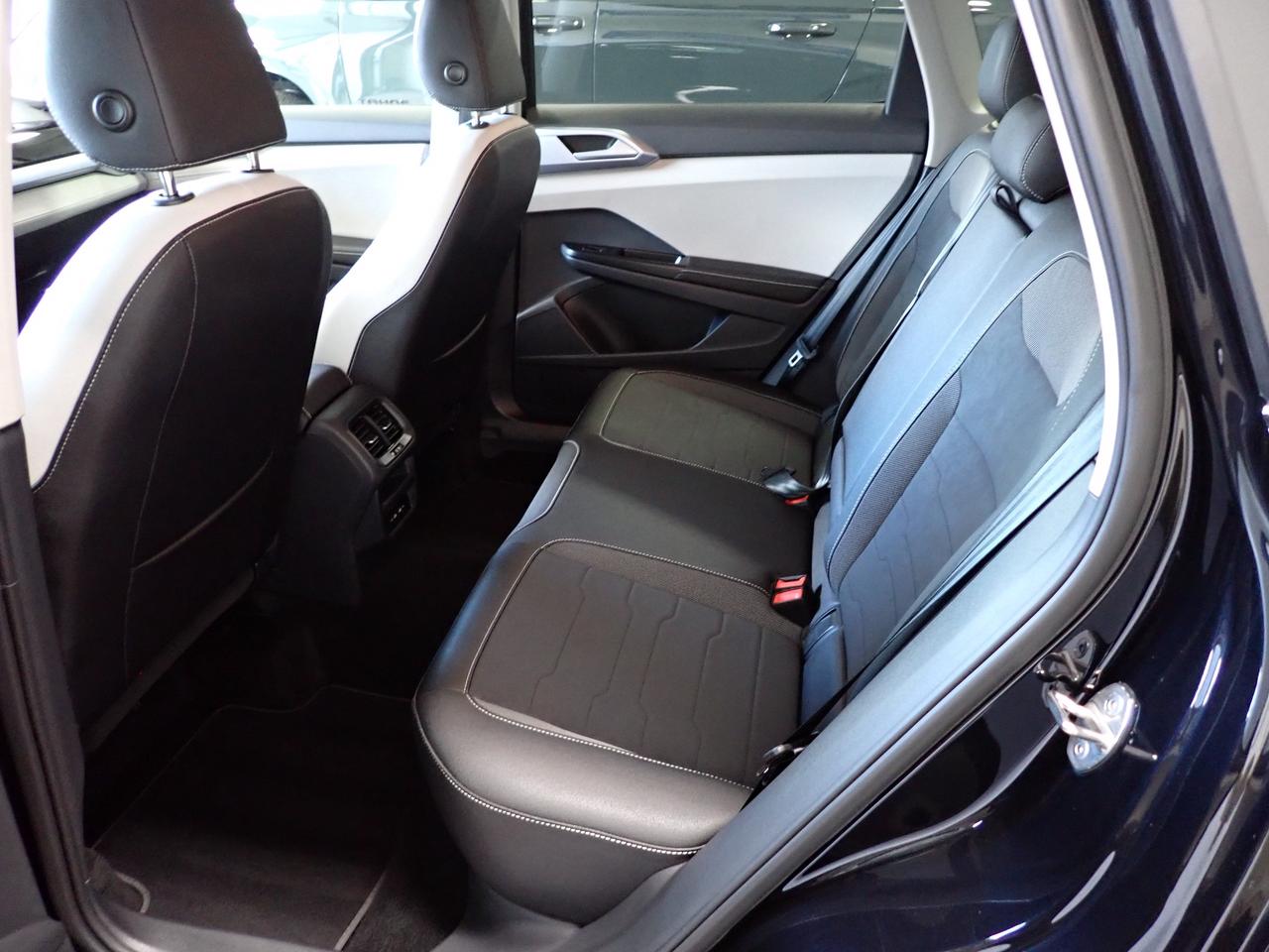 2026 Volkswagen Taos Comfortline 4WD LEATHER NAVI Photo