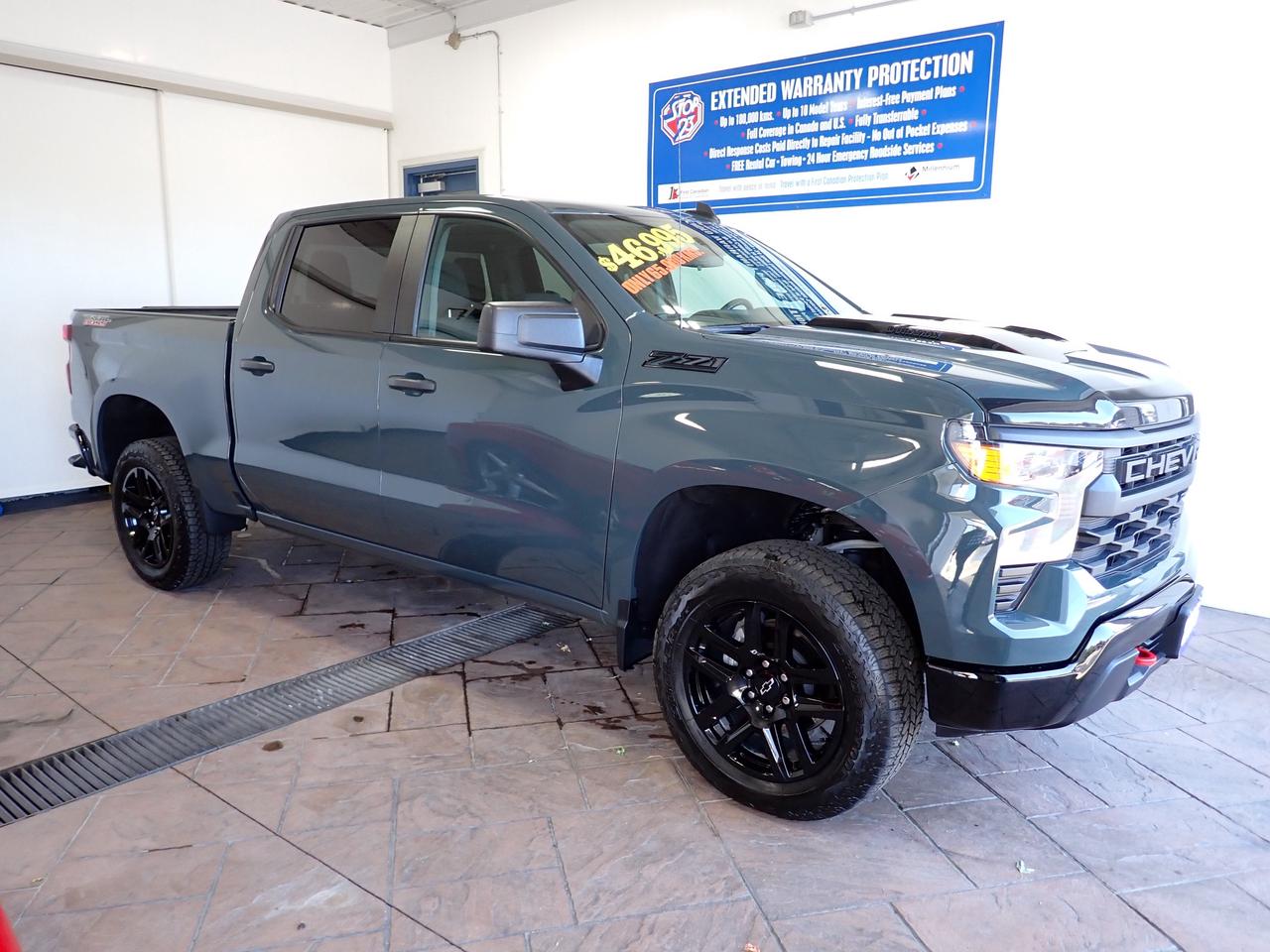 2025 Chevrolet Silverado 1500 Custom Trail Boss 5'8 BOX 4WD *DIESEL* Photo