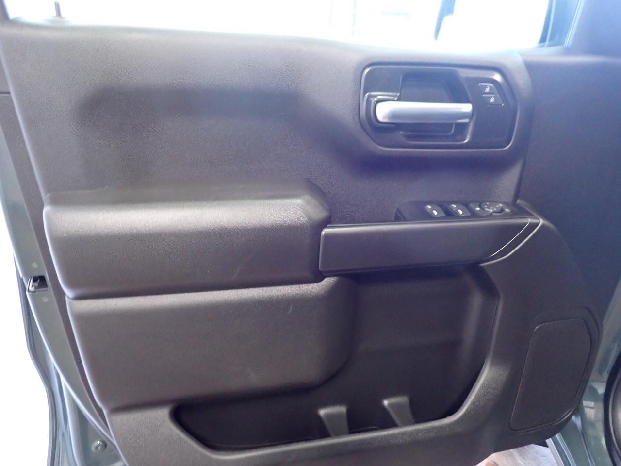 2025 Chevrolet Silverado 1500 Custom Trail Boss 5'8 BOX 4WD *DIESEL* Photo