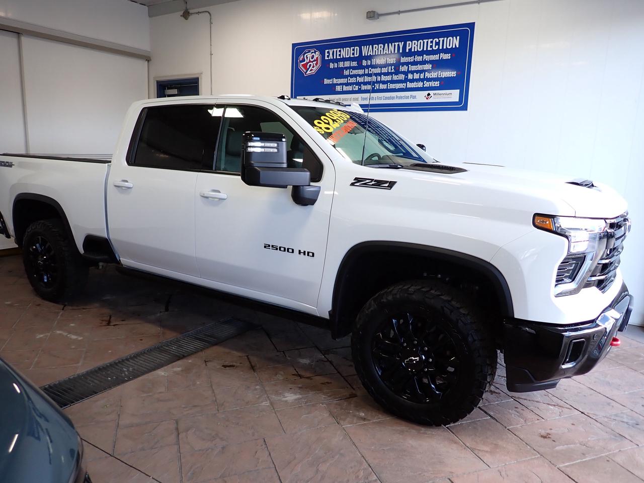 2025 Chevrolet SILVERADO 2500HD LTZ 4WD CREW CAB LEATHER  *DIESEL* POWERBOARDS SUNROOF Photo