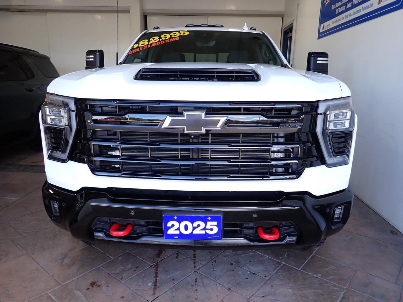 2025 Chevrolet SILVERADO 2500HD LTZ 4WD CREW CAB LEATHER  *DIESEL* POWERBOARDS SUNROOF Photo
