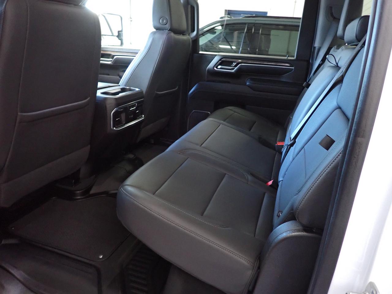 2025 Chevrolet SILVERADO 2500HD LTZ 4WD CREW CAB LEATHER  *DIESEL* POWERBOARDS SUNROOF Photo