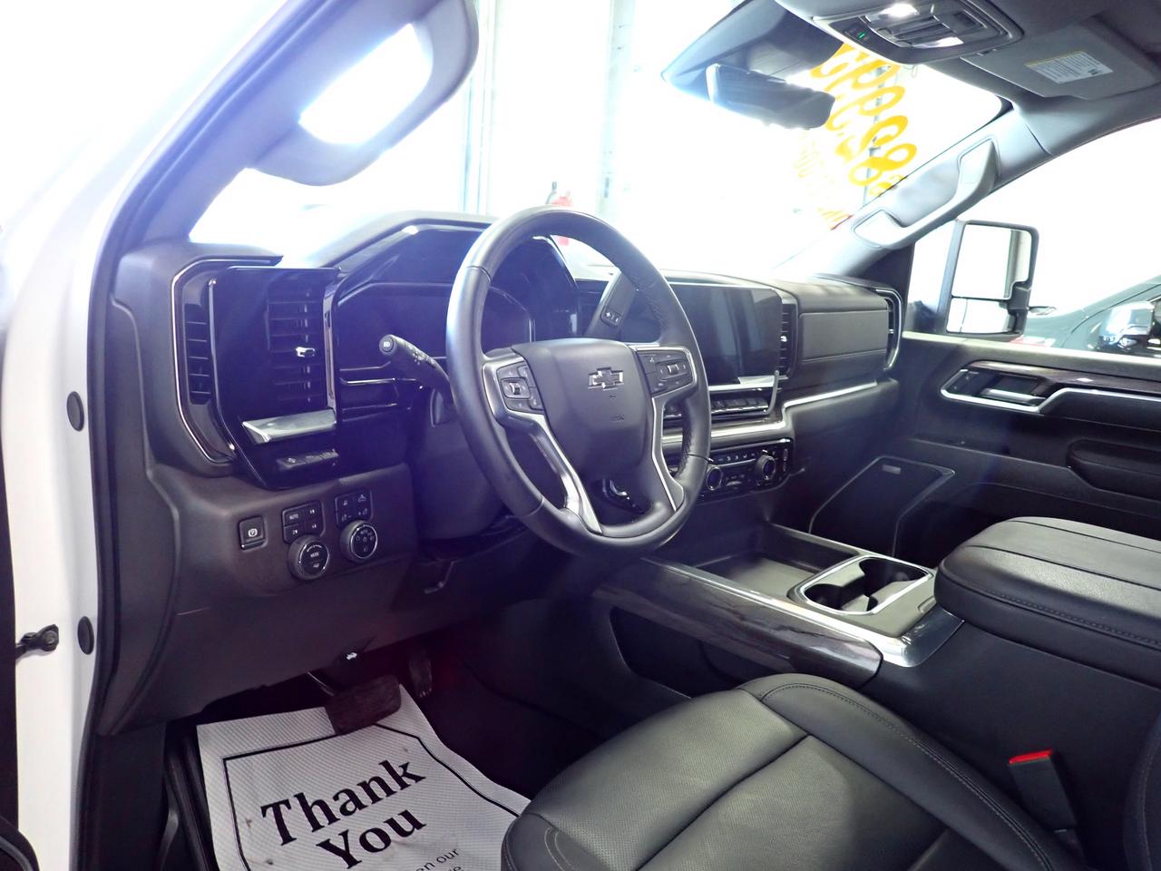 2025 Chevrolet SILVERADO 2500HD LTZ 4WD CREW CAB LEATHER  *DIESEL* POWERBOARDS SUNROOF Photo
