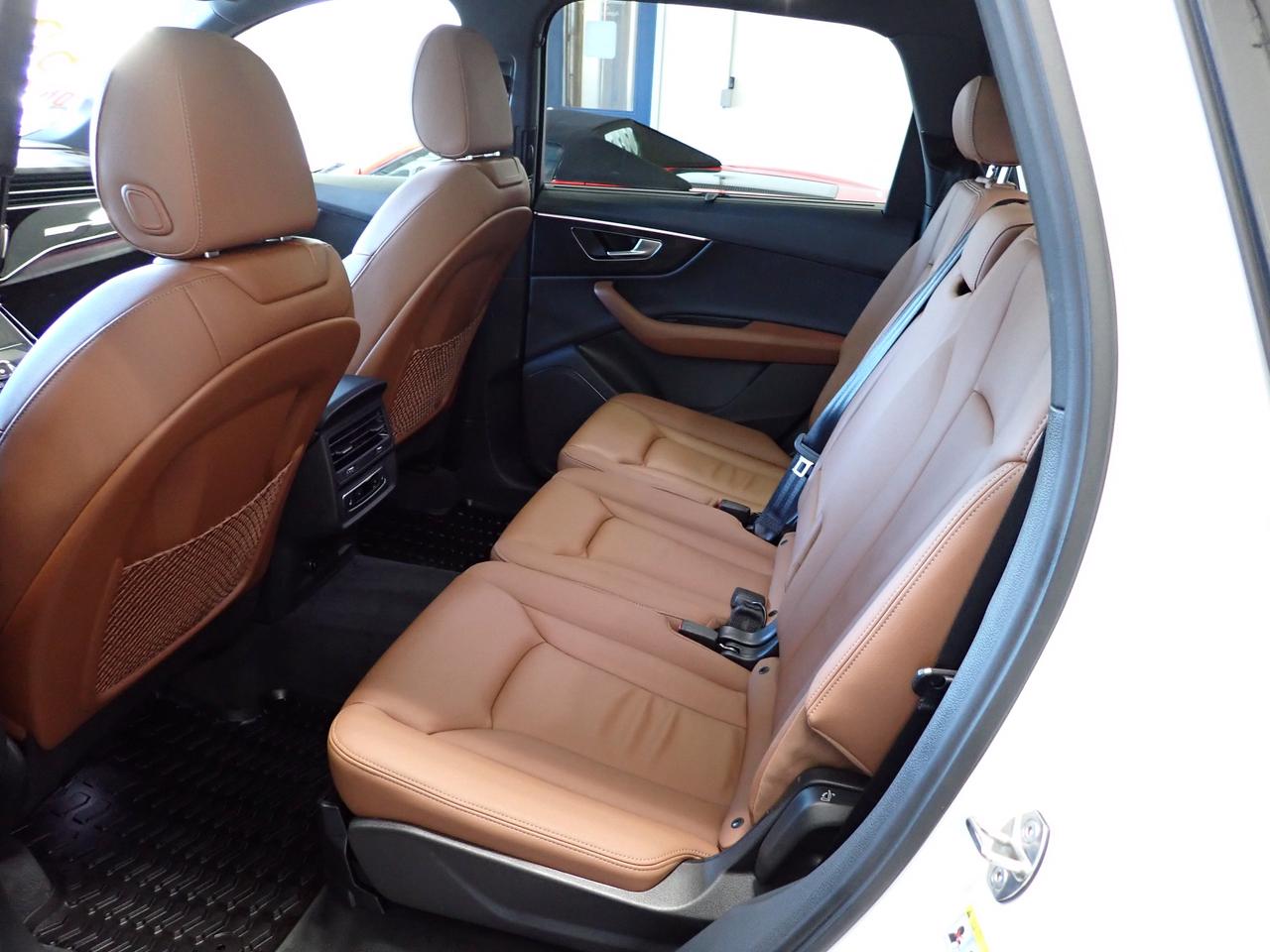 2025 Audi Q7 AWD Premium Luxury LEATHER NAVI SUNROOF 4DR *HYBRID* Photo