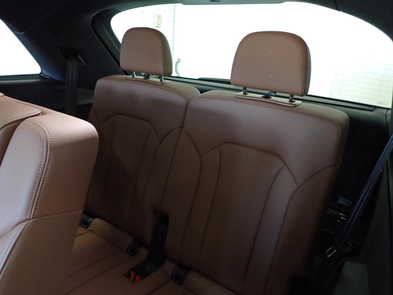 2025 Audi Q7 AWD Premium Luxury LEATHER NAVI SUNROOF 4DR *HYBRID* Photo