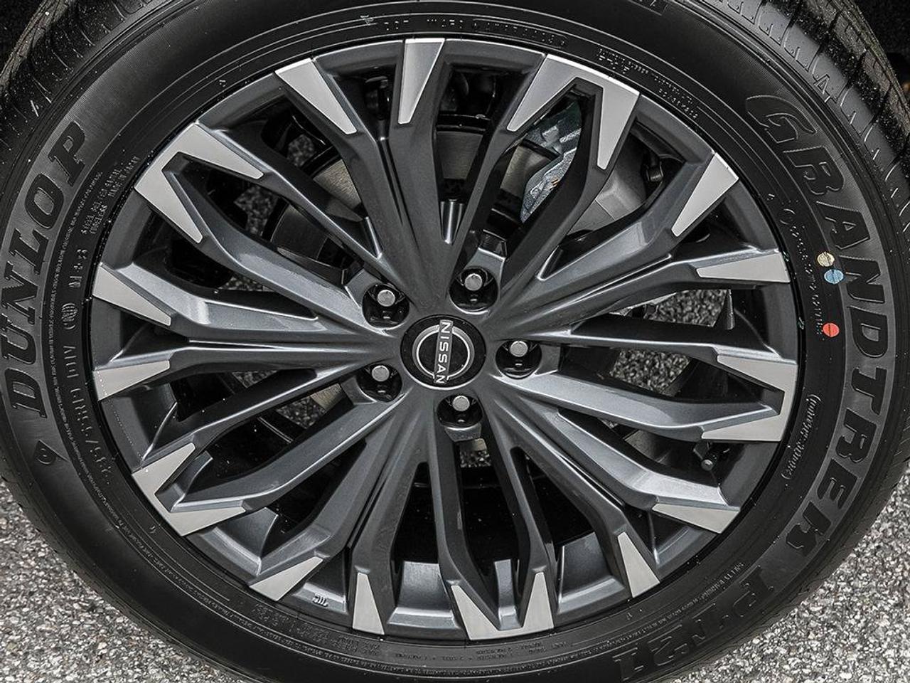 2026 Nissan Rogue Platinum Photo